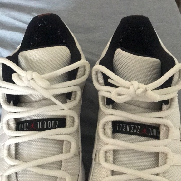 Jordan 11 Retro Low - Picture 4 of 5